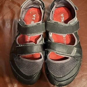 Vivo Barefoot tracker Black and Gray Shoes